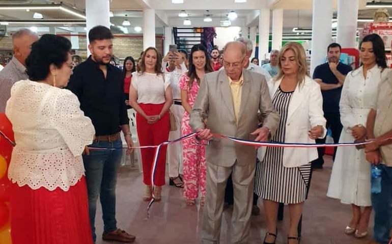La ceremonia se realizó con la presencia de los fundadores de San Vicente.