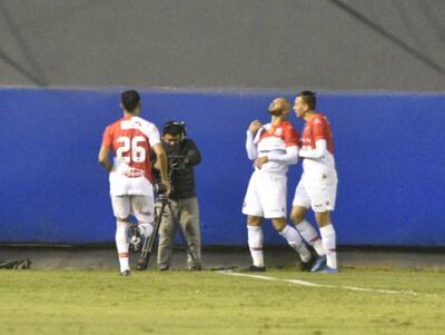 Festejo de River tras el gol de Dionicio Pérez