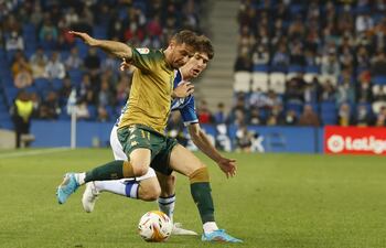 El Real Sociedad-Betis fue la primera retransmisión en vertical del fútbol español. Un giro de 90 grados que requirió un equipo de 30 personas y 8 cámaras, paralelo al de la realización televisiva tradicional.