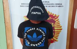 Modesto Maidana, del barrio San Isidro, detenido por la policía. Ofertaba por whatsApp armas robadas durante atraco a vivienda en Hohenau.