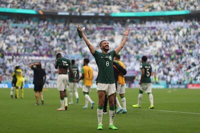 Abdulelah Almalki de Arabia Saudita celebra, al final de un partido de la fase de grupos del Mundial de Fútbol Qatar 2022 entre Argentina y Arabia Saudita en el estadio de Lusail  (Catar). EFE/ Juan Ignacio Roncoroni