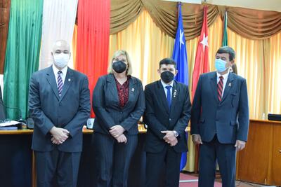 La mesa directiva para el periodo 2021-2021 de la Junta Departamental de Itapúa (JDI) está conformada por Gustavo Benicio Miranda Villamayor (ANR cartista) como presidente;  Luisa Margarita Salapata (ANR Añetete) como vice; Diosnel Carísimo (PLRA) como primer secretario, y José Aranda Wexler ANR cartista) como segundo secretario.