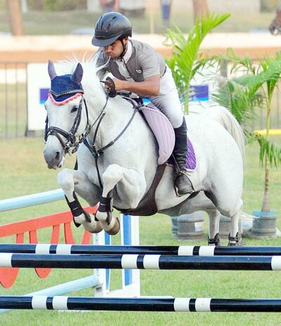 Natanhael Panza montando al tordillo Codfi será uno de los animadores de este sábado en la categoría Micro Gran Premio.