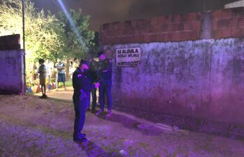 Desconocido balea una casa y deja un escrito de advertencia