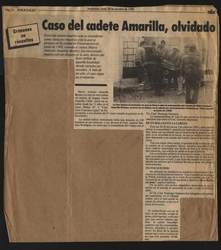 Recorte de periódicos de la época sobre la muerte del cadete Amarilla.