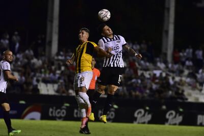 Guaraní y Libertad juegan el clásico de la fecha en el Rogelio Livieres