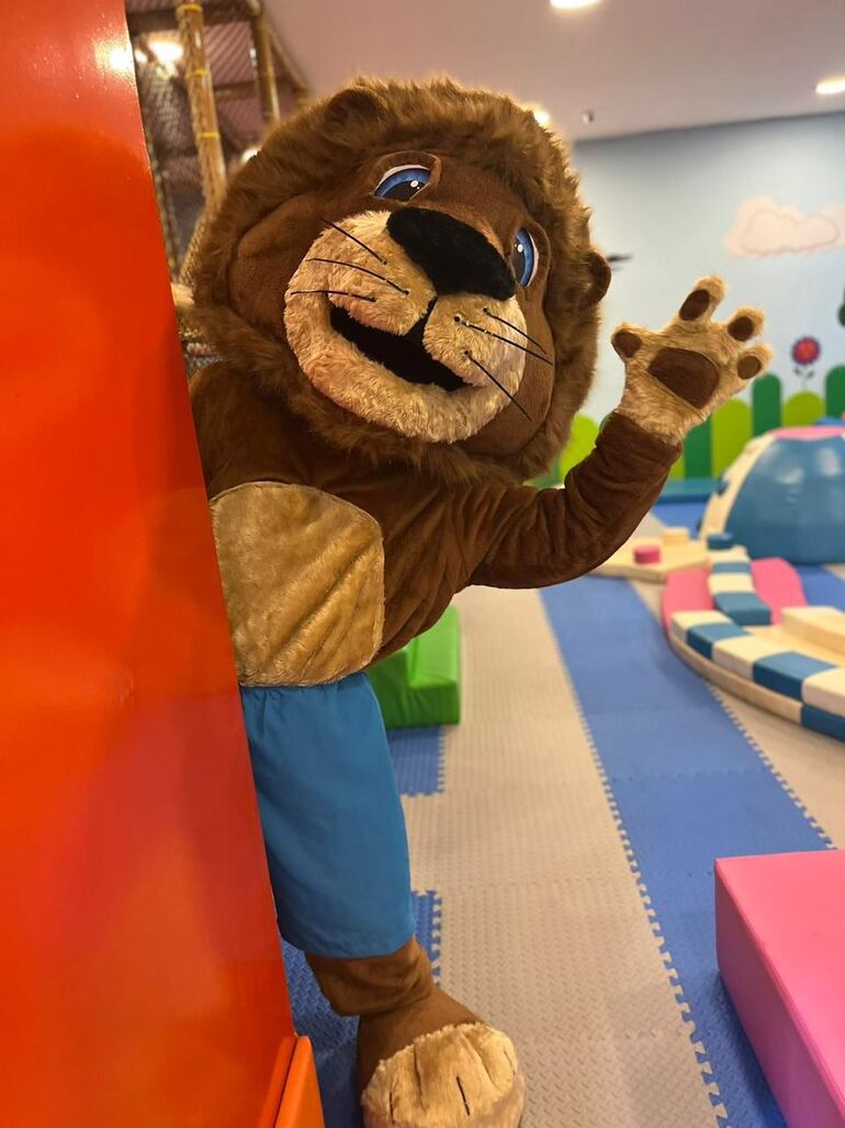 El León Muza invita a todos a festejar un nuevo aniversario de Multiplaza.