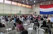 "Rezagados" llegan en masa hasta el vacunatorio de la Secretaría Nacional de Deportes.