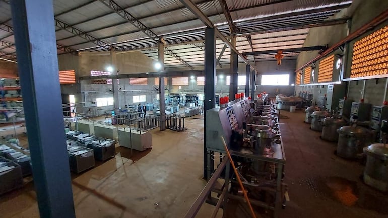 La fábrica ya se encuentran totalmente equipada para iniciar sus operaciones a gran escala, solo se espera la llegada de los técnicos extranjeros.