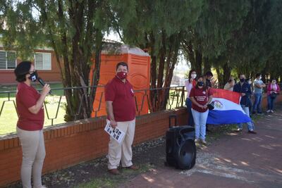 Los docentes lamentan la pésima atención del IPS en Encarnación.