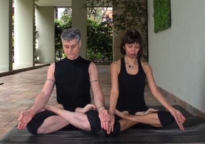 Leo Marino y Claudia González dirigirán una sesión de meditación y pranayama abierta al público y organizada por la embajada de la India en Paraguay.