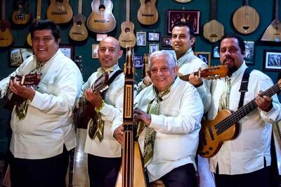 El conjunto mexicano Tlen Huicani estará hoy en la última noche del Festival Mundial del Arpa.