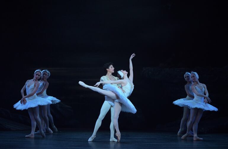 "El Lago de los Cisnes" fue una de las obras que presentó el English National Ballet.