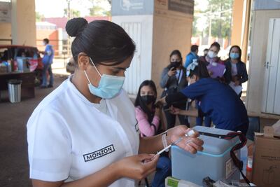 La respuesta ciudadana fue masiva en todos los centros de vacunación habilitados en el país.