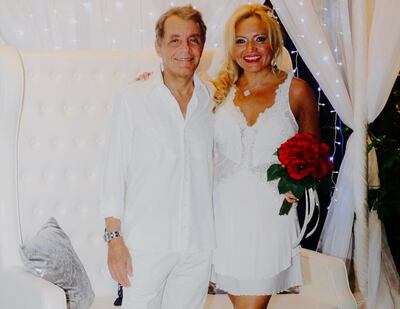Hermosa pareja. Sara y Jacques Allinquant cumplieron 26 años de casados.