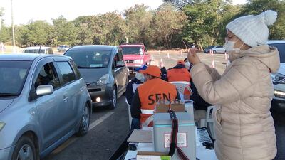 Muy pocas personas se acercan a vacunarse en el ex Aratiri.