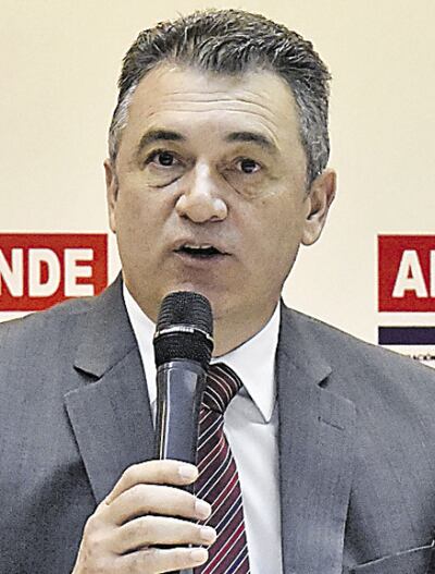 Luis Villordo, presidente de la ANDE. La oposición buscará los votos para lograr que sea interpelado por las sobrefacturaciones.