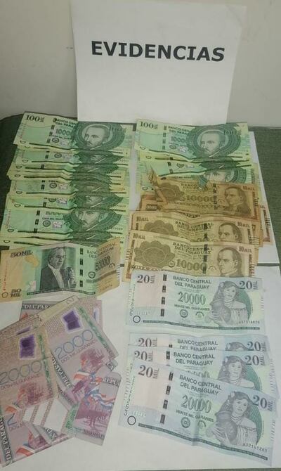 Dinero encontrado en poder de  Irene Soledad Cabral.