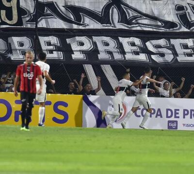 Olimpia igualó a dos goles con Libertad en un partidazo.