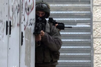 Un soldado israelí durante un patrullaje en la localidad de Huwara, en Cisjordania ocupada.