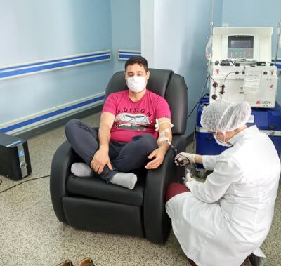 Un profesional médico es el primer donante de plasmas en el Este. El mismo fue afectado por el COVID-19 durante el servicio y ahora recuperado sigue ayudando a los pacientes graves.
