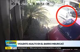 Violento asalto en el barrio Mburicaó. Delincuente se lleva recaudación de local gastronómico