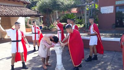Desde temprano realizaron el ensayo de la pasión y muerte de Cristo el grupo Crisma en la parroquia Domingo Savio.