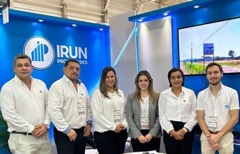 Óscar Espínola, Christian Salinas, María Godoy, Victoria Irun, Mariela González y Norman Kaddatz.