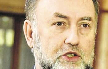 El ministro de Hacienda, Benigno López, dejará el cargo para ocupar otro como vicepresidente en el BID.