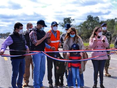 Mario Abdo inauguró ayer un tramo de la ruta Bioceánica.
