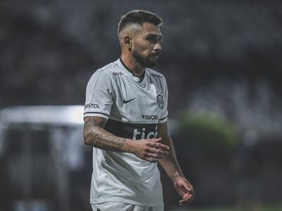 Víctor Salazar, jugador de Olimpia.