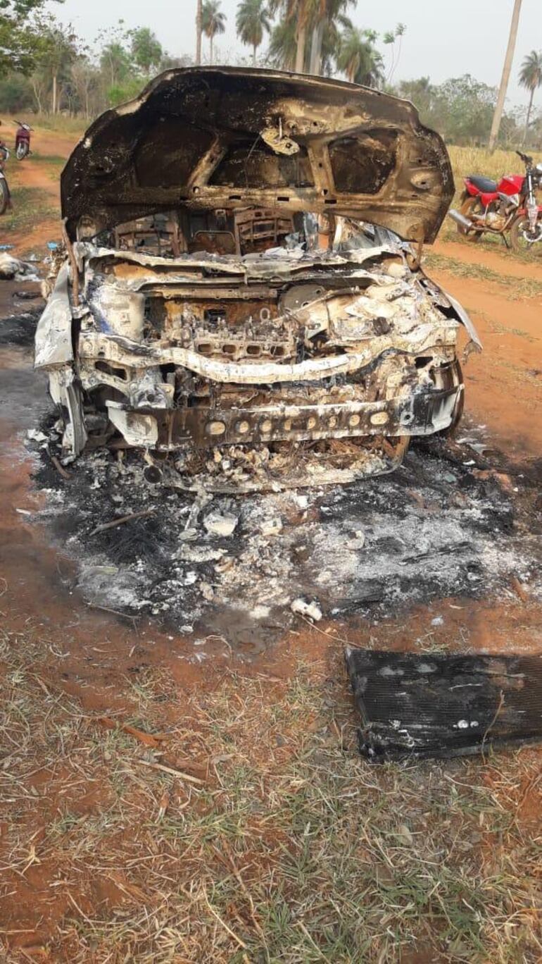 El rodado fue consumido por las llamas.