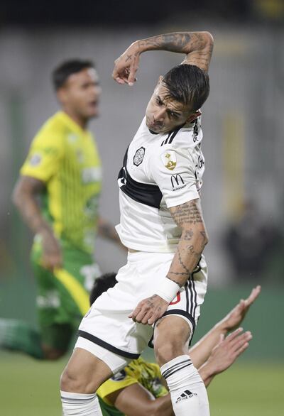 El descargo de toda la rabia de Derlis González tras fallar una de las pocas llegadas al arco de Defensa y Justicia.