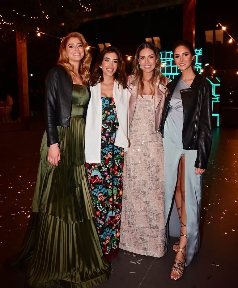 Valeria Morínigo, Inés Daher, Magalí Figueredo y Sofía Silva.