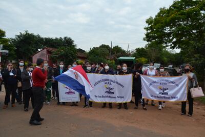 Maestros sanjuaninos se movilizaron hoy y exigieron a Presidente cumplir con el reajuste salarial del 16 por ciento.