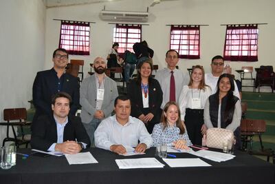 En la Facultad de Ciencias Veterinarias (UNA) sede en San Juan Bautista, Misiones, los jóvenes investigadores presentaron sus trabajos de investigación ante la mesa evaluadora. La jornada culmina hoy con la selección de los trabajos.