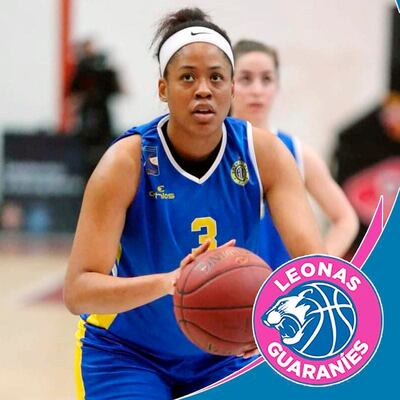 Julia Torres Alves, pivot brasileña, se incorpora esta semana.