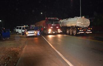 En el kilómetro 87 de la ruta PY01, se realizó cierre intermitente del acceso.