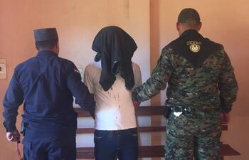 Agentes policiales detuvieron al supuesto autor, identificado como Julio César Benítez Marecos.