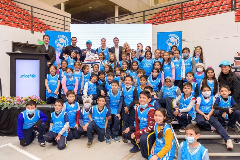 Paola Ferrari, durante el nombramiento de "Amiga de Unicef" en Paraguay.