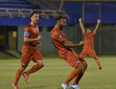 Martínez (d) abrió el marcador en Luque.