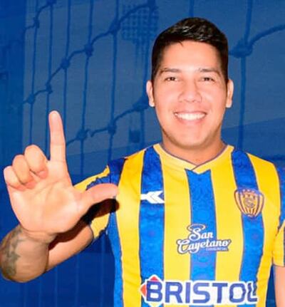 Pablo Gavilán, nacido el 18 de julio de 1989, con la casaca de Luqueño.