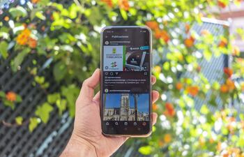 Este porcentaje se agrava entre el conjunto de españoles. El 89 por ciento ha reconocido que necesita saber en todo momento dónde se encuentra su móvil y tenerlo siempre en su mano, en el bolsillo o a la vista.