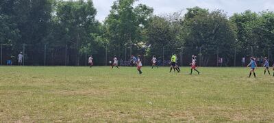 Momento de uno de los encuentros deportivos de la categoría femenina de la copa Latinoamericana que se está desarrollando den San Ignacio y Santa Rosa, Misiones.