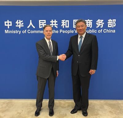 Ministro de Comercio de China se reúne con el embajador de EE.UU. en medio de tensiones