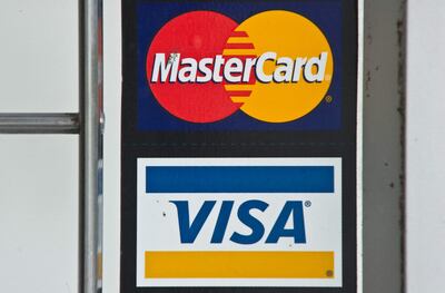 Visa y Mastercard anunciaron este sábado la suspensión de sus operaciones en Rusia.