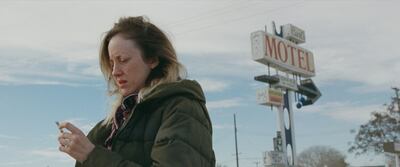 La actriz Andrea Riseborough en una escena de la película "To Leslie", que le valió una nominación al Óscar.