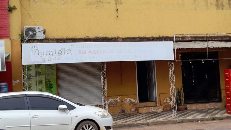 Cuando se disponía a ir al BNF el funcionario del local de la quiniela fue despojado de su mochila que contenía G. 67 millones.