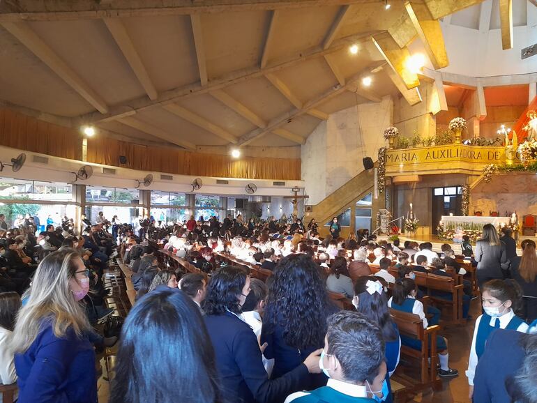 La misa de esta mañana tuvo una participación masiva en el Santuario de María Auxiliadora, en Asunción.