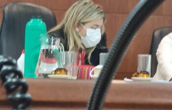 La jueza María Fernanda García, fue denunciada por dormirse en juicio.